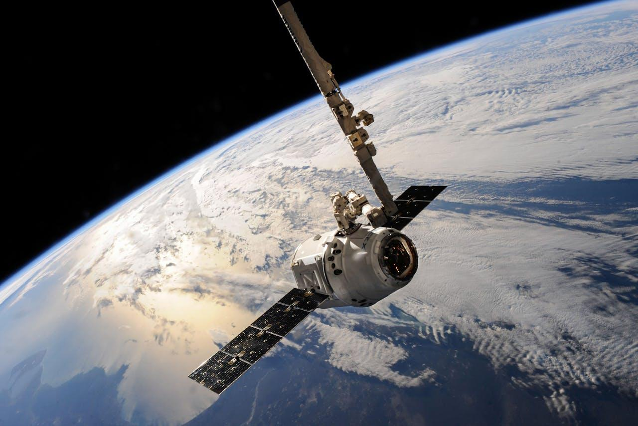 Spacex domine le marche des lancements avec plus de cent tirs prevus en 2023